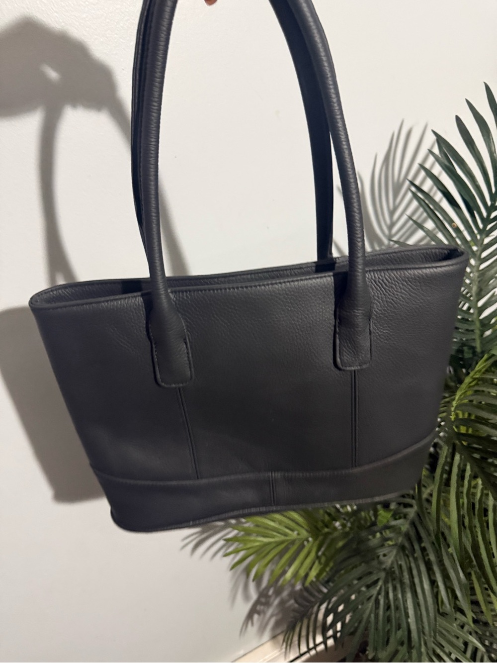 Structured Black Leather Tote – Everyday Work & Weekend Bag